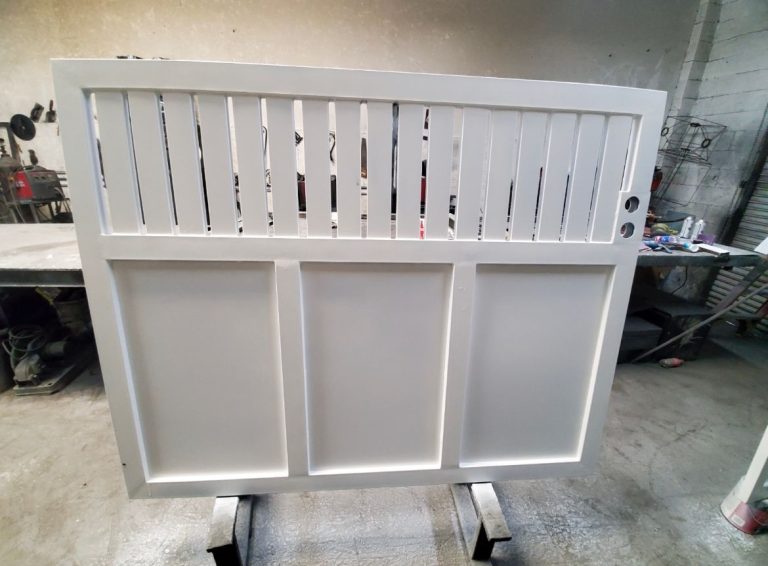 b4e3cb1715a1acd71b021b43a8ea2b1b exif.jpg - Iron Men Gate & Door Design LA Gates & Doors